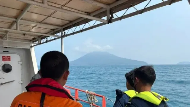 Pencarian Lima Jurnalis Hilang Kontak di Selat Sunda