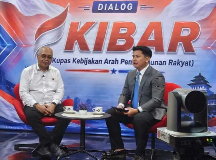 Ketum PWI Pusat Akhmad Munir dalam talk show dialog KIBAR (Kupas Kebijakan Arah Pembangunan Rakyat)