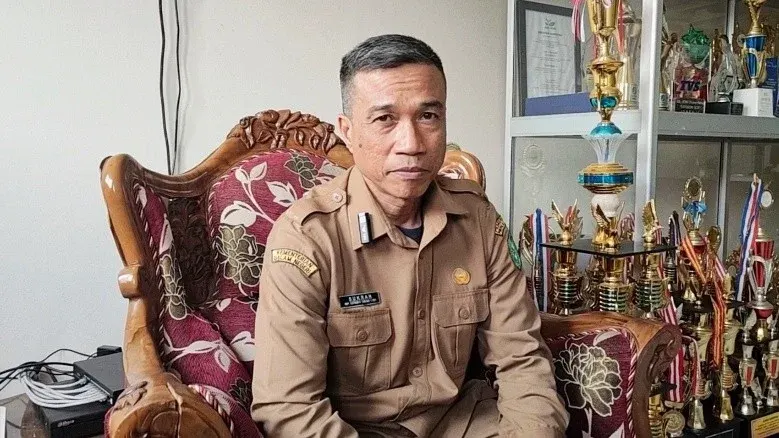 Kepala SMA Negeri 10 Pontianak, Sukran.