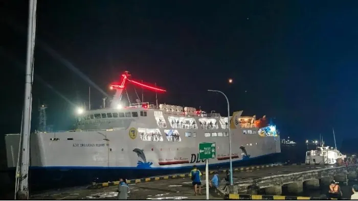Kapal milik DLU yang bersandar di Pelabuhan Panglima Utar Kumai