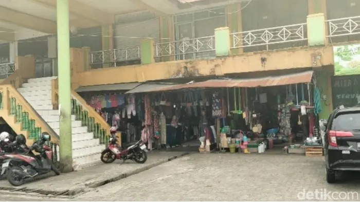 Pasar Indra Sari, Kelurahan Baru, Kecamatan Arut Selatan, Kabupaten Kotawaringin Barat (Kobar)