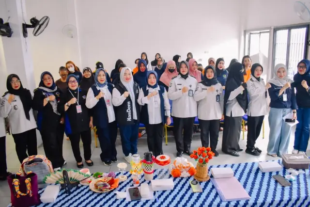 NasDem Kalbar Latih 32 Warga Binaan Lapas Perempuan Pontianak Merajut